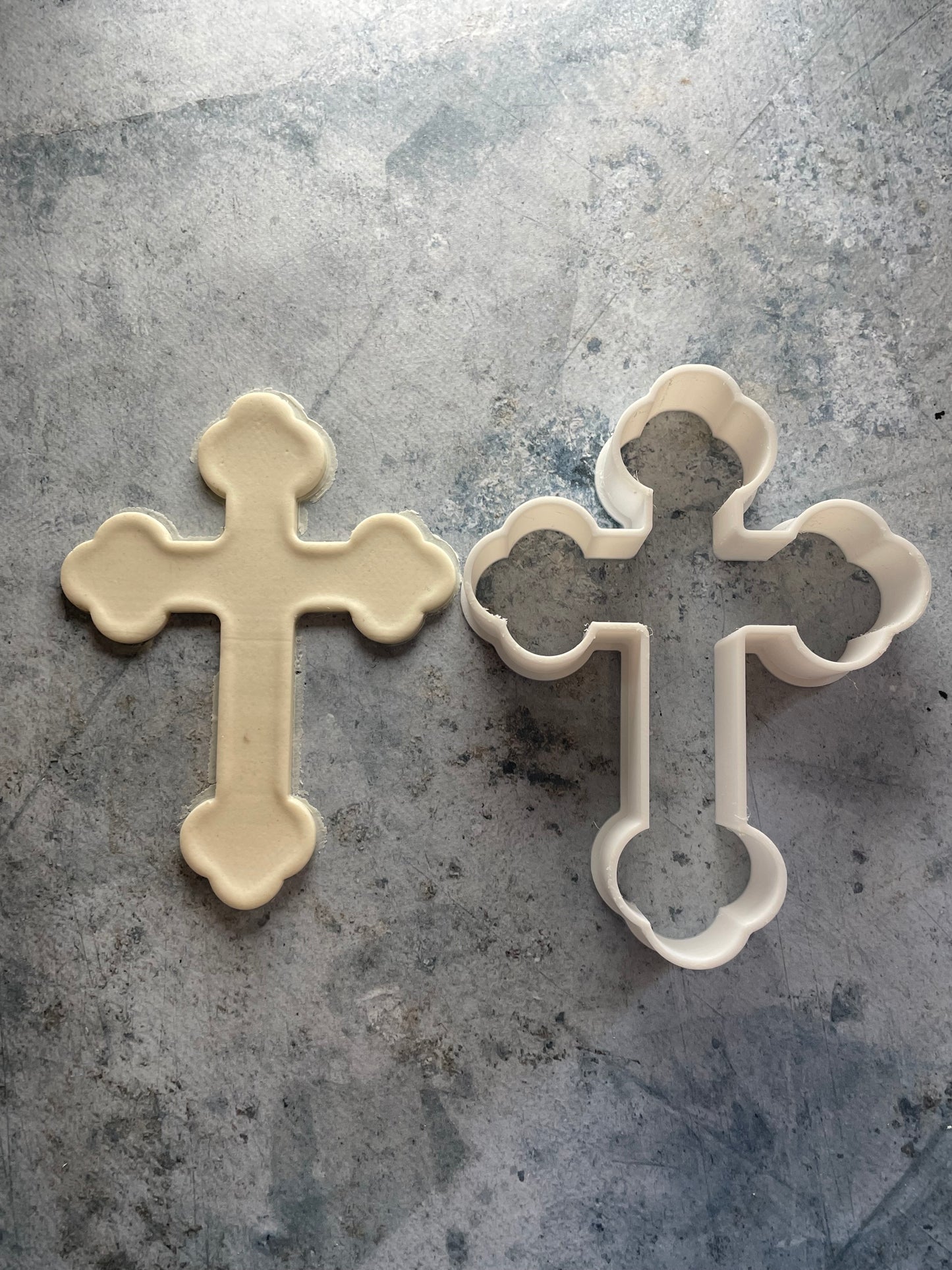 Emporte-pièce - Croix catholique XL-  pâte à sucre, pâte à modeler-Décoration gâteau-Fait maison-France 3D